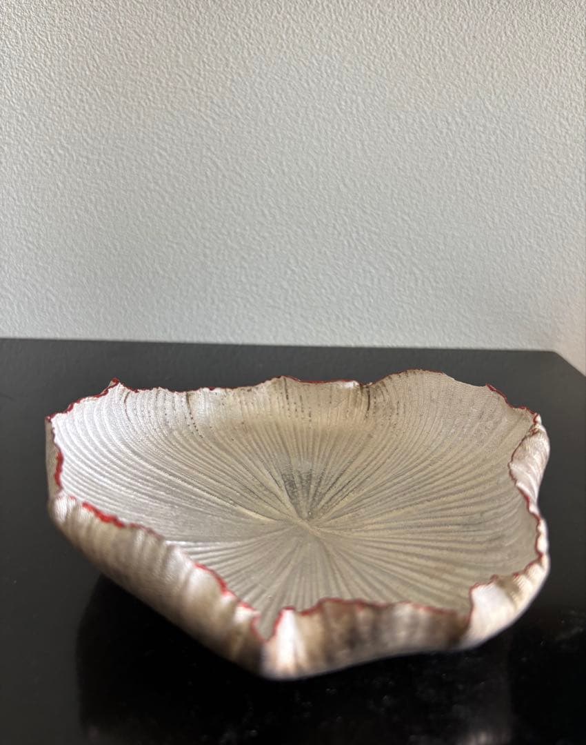 林みちよ　紅縁銀彩皿（No.3）　菓子皿　オブジェ　アート　茶道