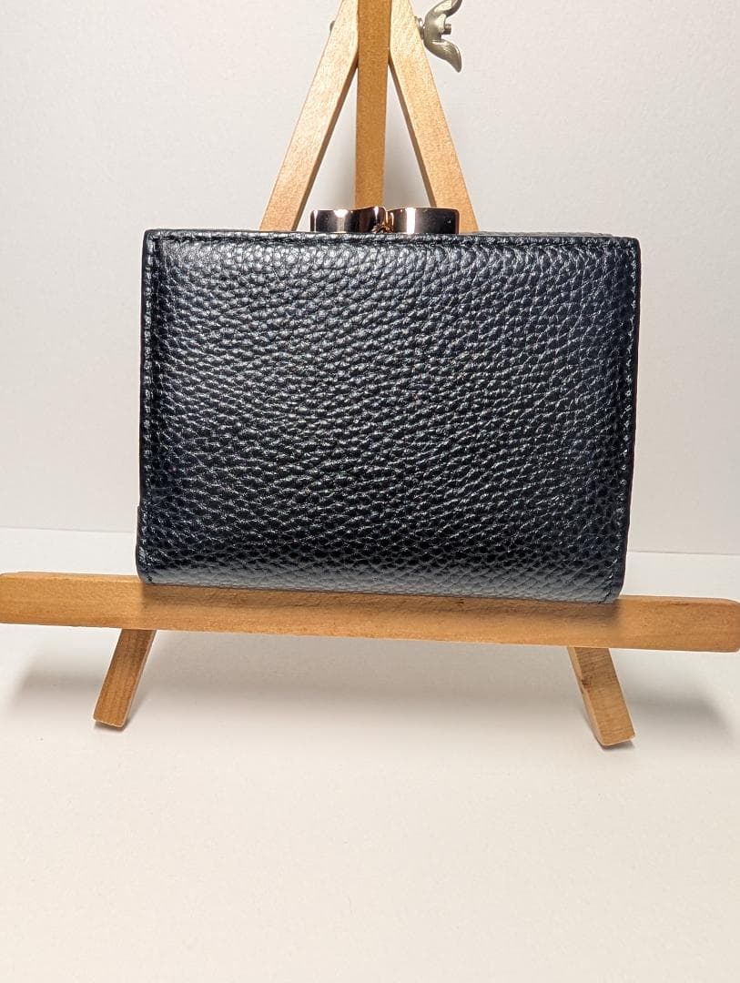 ♡新品未使用♡ ヴィヴィアンウエストウッド　三つ折り　黒　913VW111