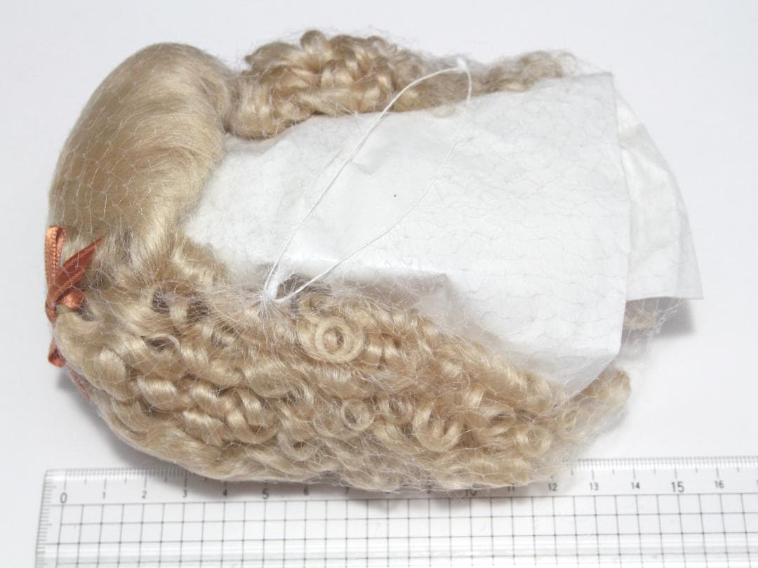 ◎新品【頭囲17cm】モヘア　ウィッグ　ビスクドール 人形用　ウイッグ