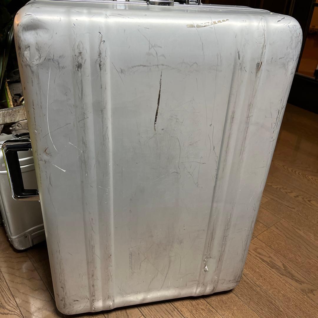 【廃盤品】頑丈です！シンプル構造　ゼロハリバートン　アルミ製キャリーケース