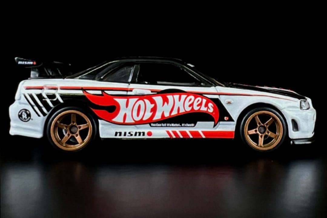 ★新品・送料込★HOT WHEELS ホットウィール ミニカー 左右2台セット