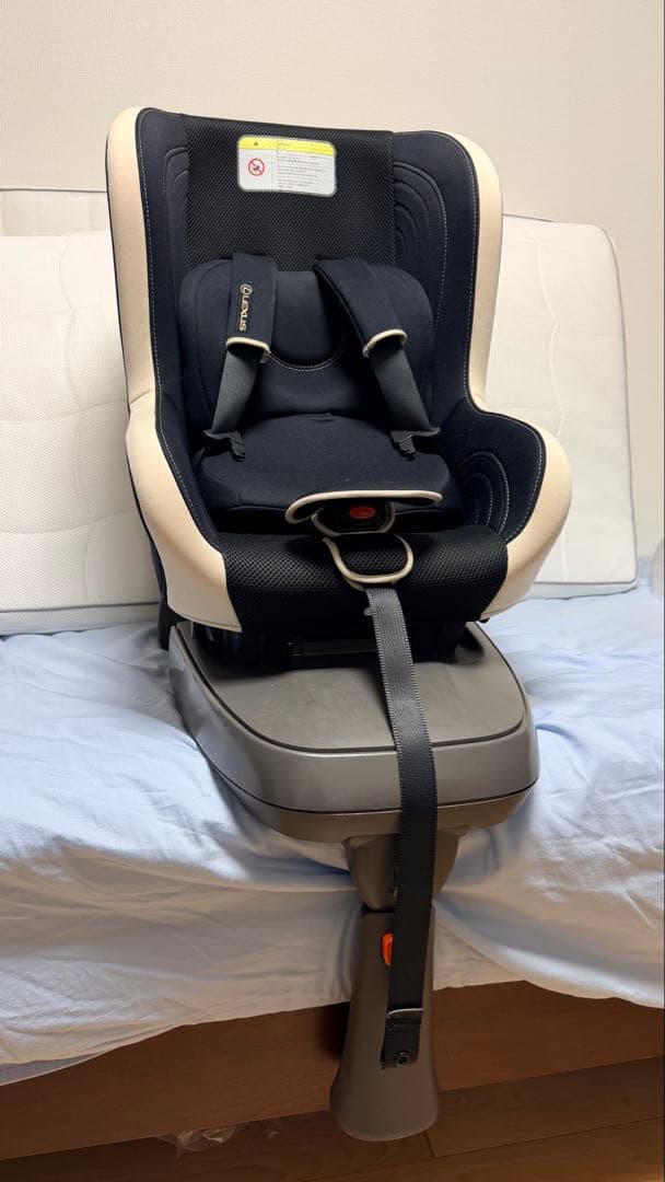 年末値下げ【美品】ISOFIX対応 レクサス 車用チャイルドシート
