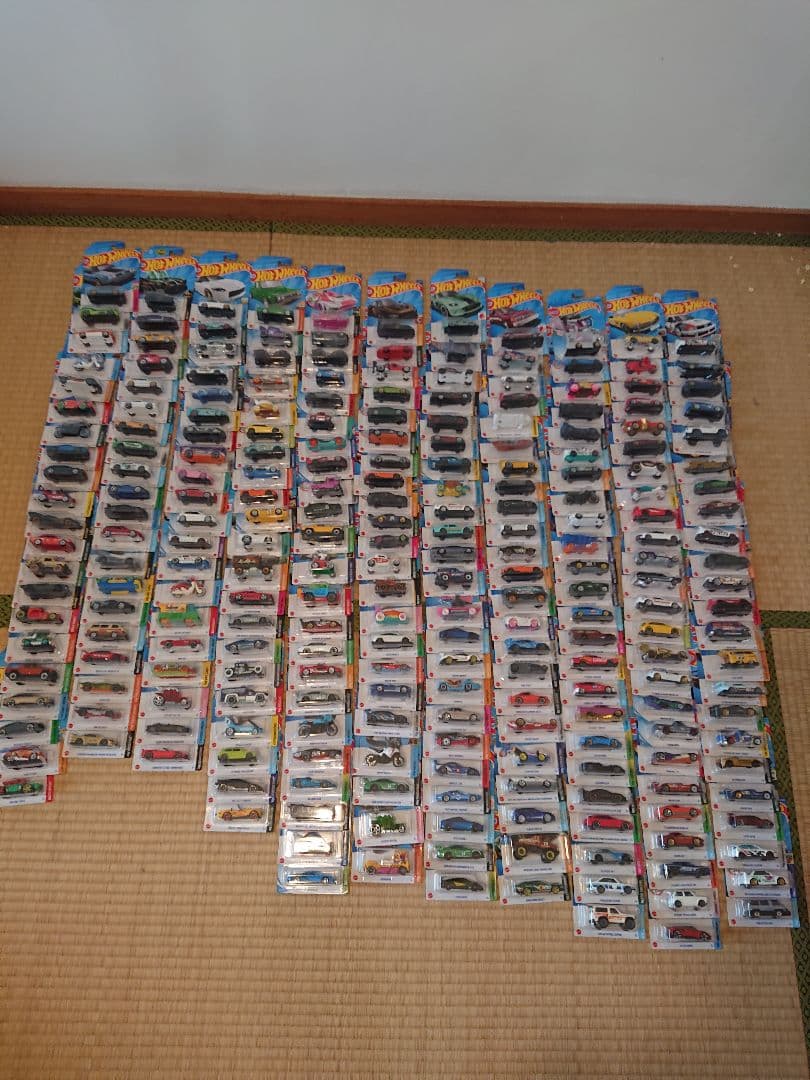 注意 やま Hot Wheels 140サイズ箱いっぱいセットその1