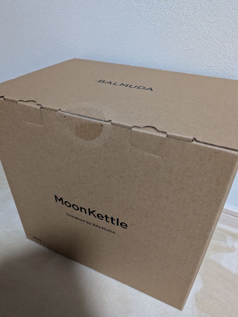 バルミューダ　ムーンケトル　ホワイト