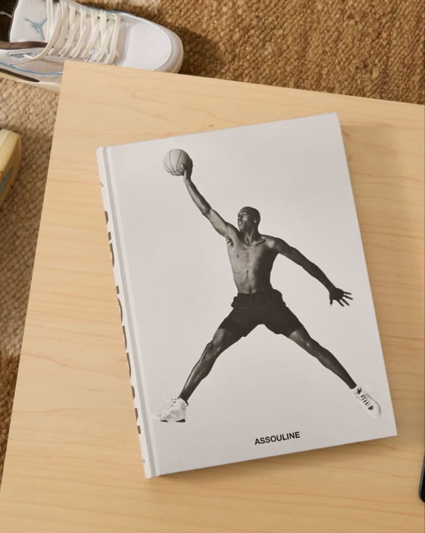 新品未開封　Air Jordan × Assouline Classic 本