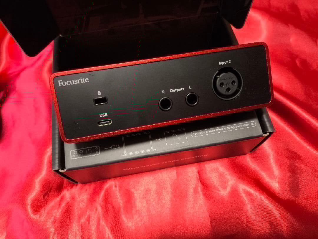 Focusrite Scarlett Solo 4Gen インターフェイス