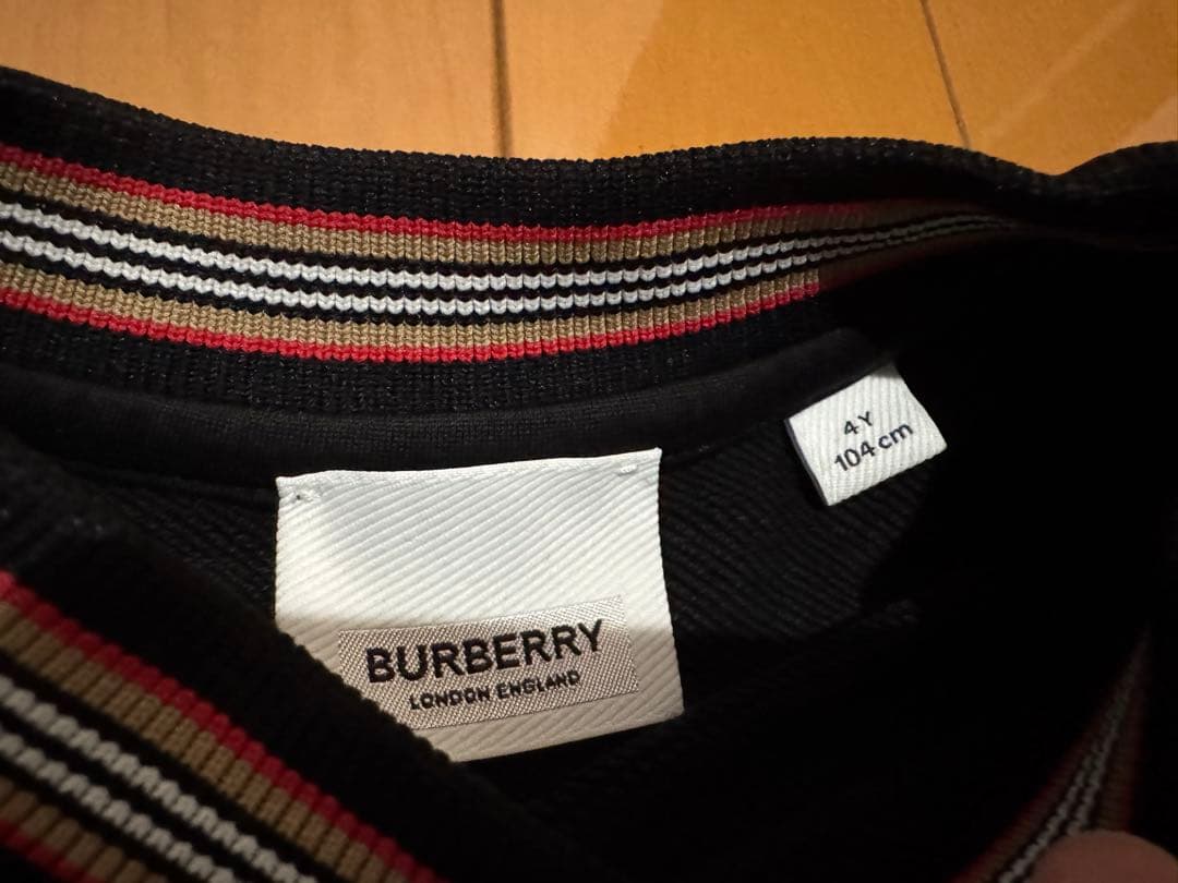 R*u様 バーバリーチルドレン　スウェット　4A