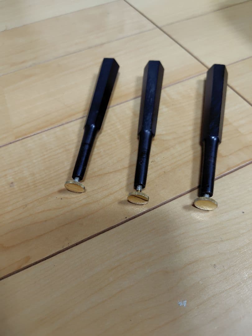 高級三味線太棹　 紅木東さわりk9刻印金細　二本溝子持綾杉胴　ケース付