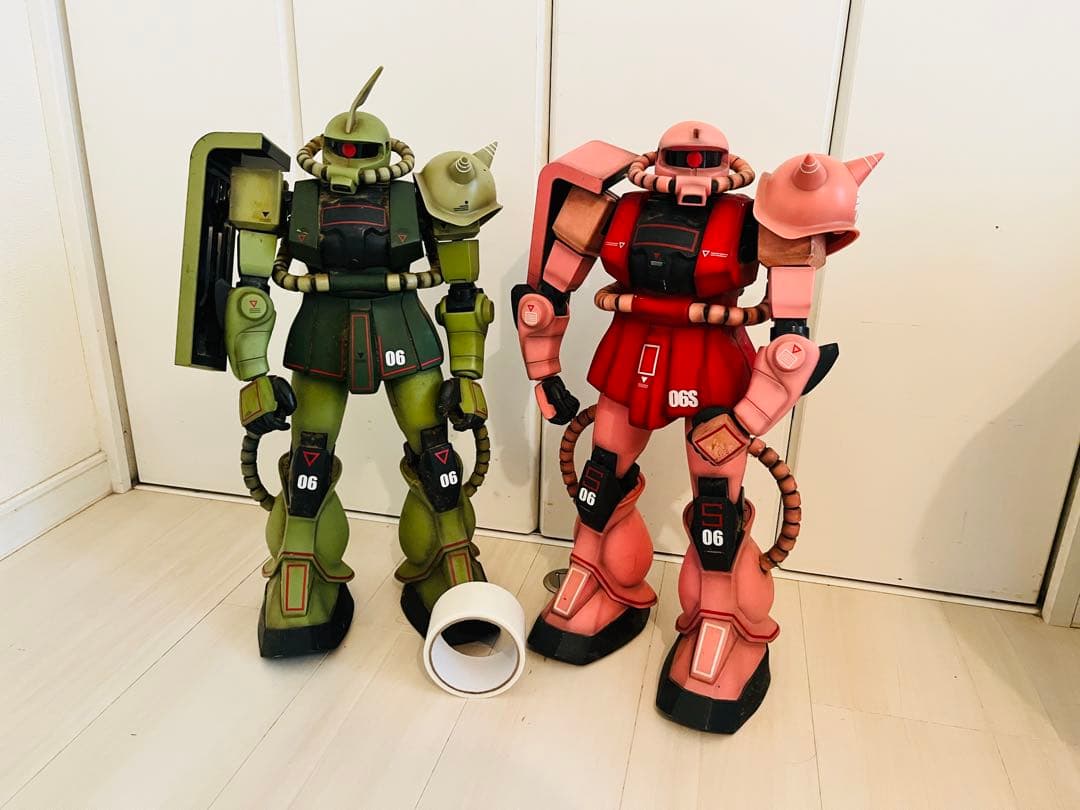 【ジャンク品】ザク、シャアザク　特大フィギュア