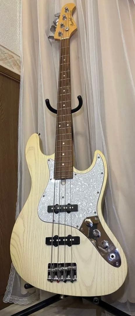 Bacchus バッカス　ユニバーサルシリーズ　ジャズベース