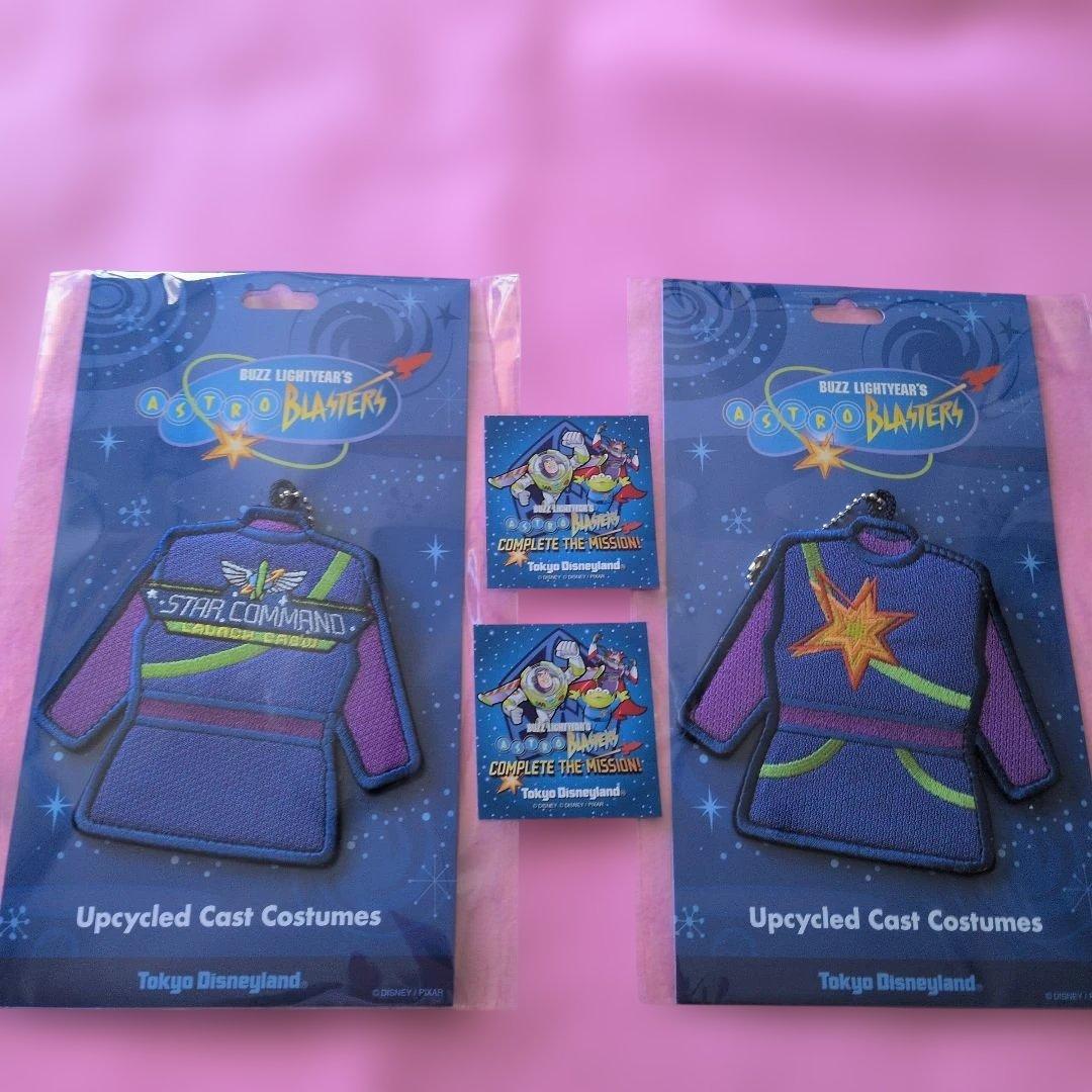 新品　バズライトイヤー　ワッペンバッジ　２種　非売品シール付　アストロブラスター