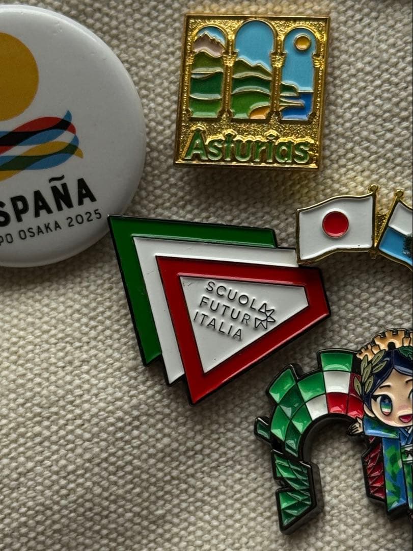 り*ん様 【万博】イタリア館ピンバッジ SCUOLA FUTURA ITALIA