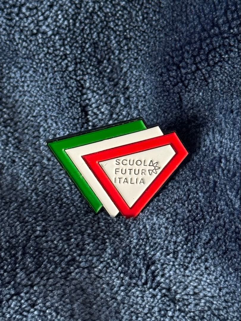 り*ん様 【万博】イタリア館ピンバッジ SCUOLA FUTURA ITALIA