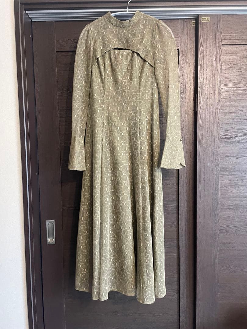 アンドレスド ANDRESD バックオープンジオメトリックドレス オリーブ S