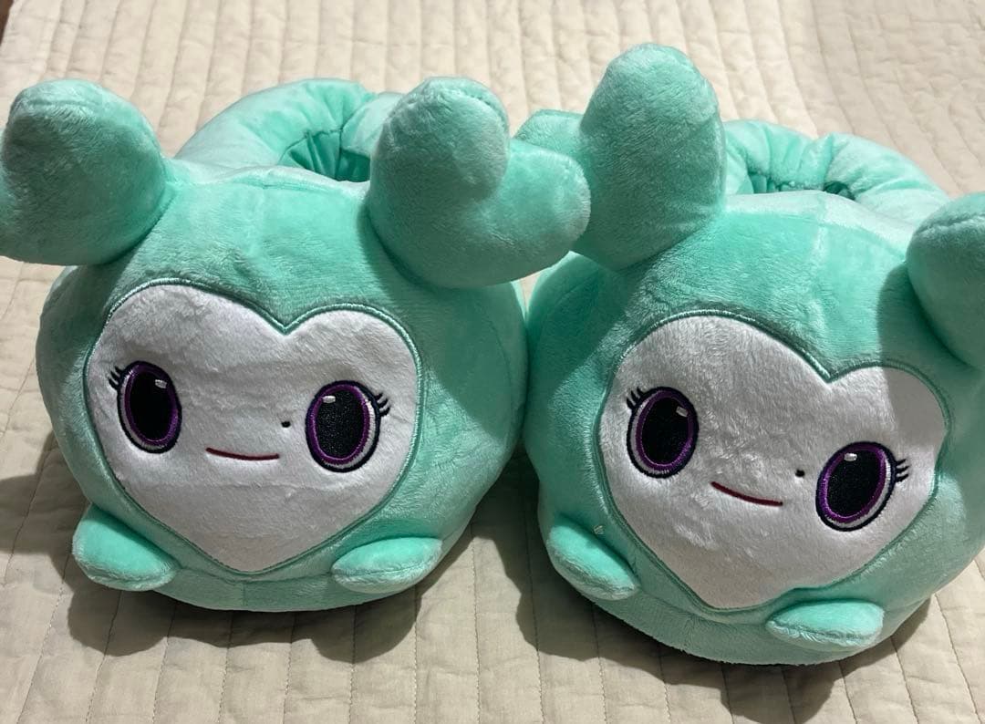 4点セット　TWICE LOVELYS ぬいぐるみスリッパ