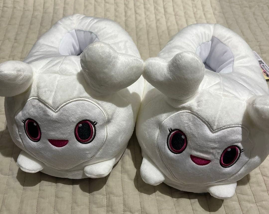 4点セット　TWICE LOVELYS ぬいぐるみスリッパ