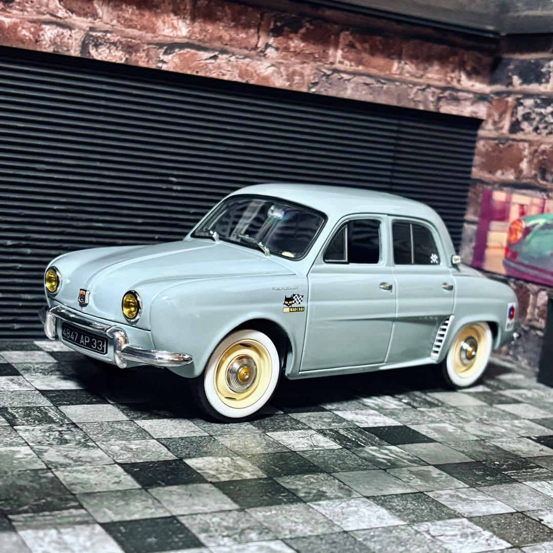 ワンオフカスタム 1/18 NOREV ルノー ドーフィン 1958