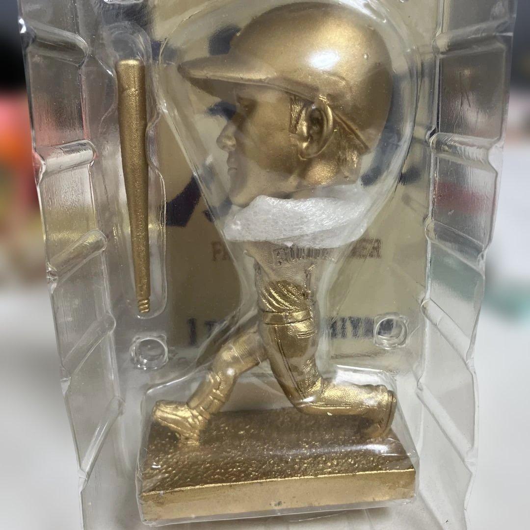 埼玉西武ライオンズ　栗山巧　ボブルヘッド　ゴールドバージョン　100体限定