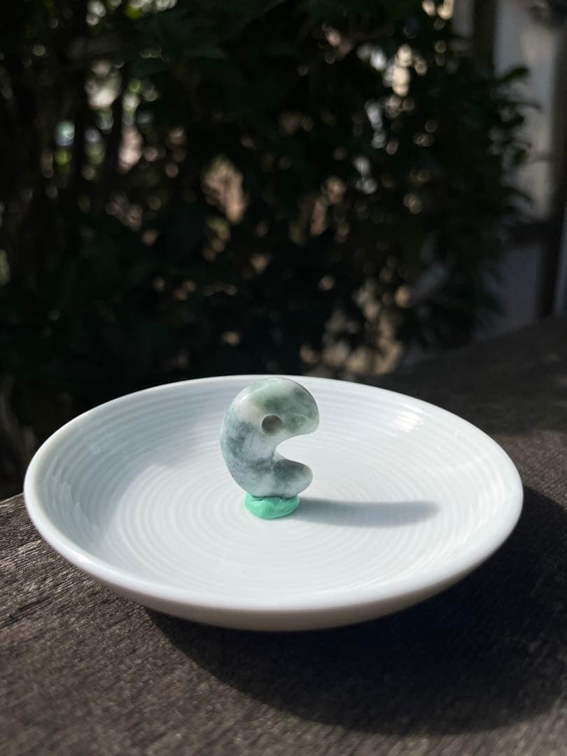 糸魚川翡翠　勾玉　天然石　パワーストーン　日本の国石