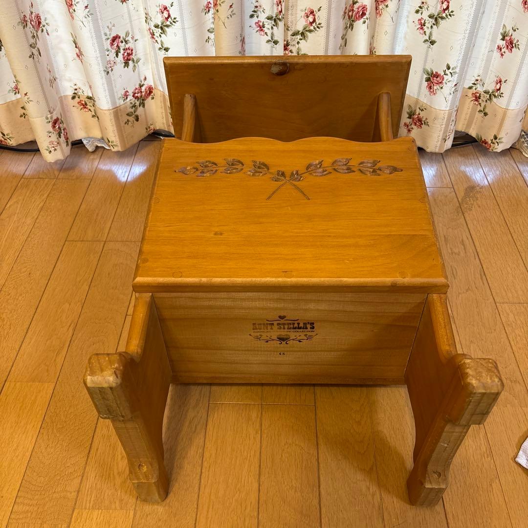 【アントステラ】　マガジンスタンド付きテーブル