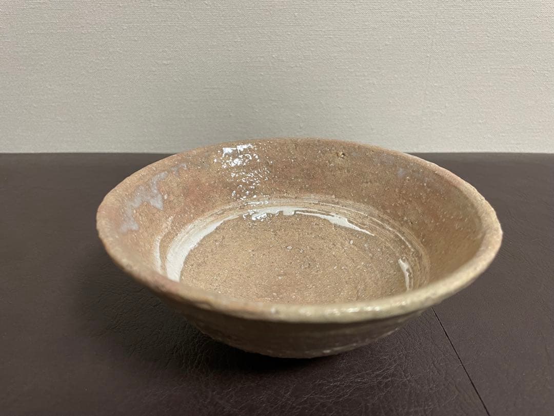 十代三輪休雪　萩刷毛目平茶盌　共箱　茶碗　萩焼　茶道具