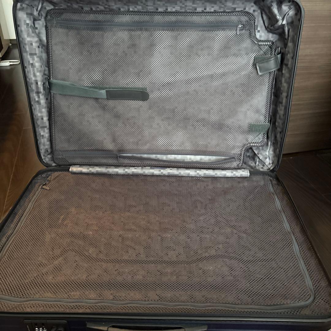 リモワ　サルサ　ネイビー キャリーケース