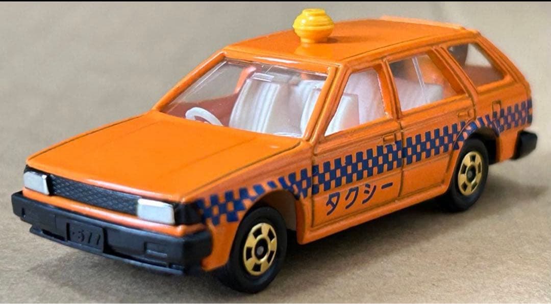 トミカ ニッサン ブルーバードワゴン タクシー