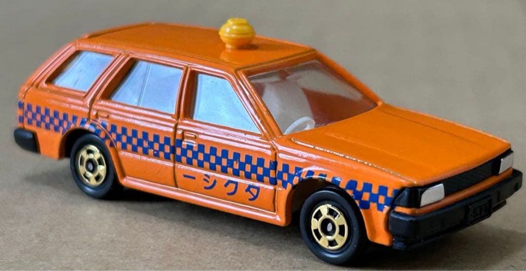 トミカ ニッサン ブルーバードワゴン タクシー