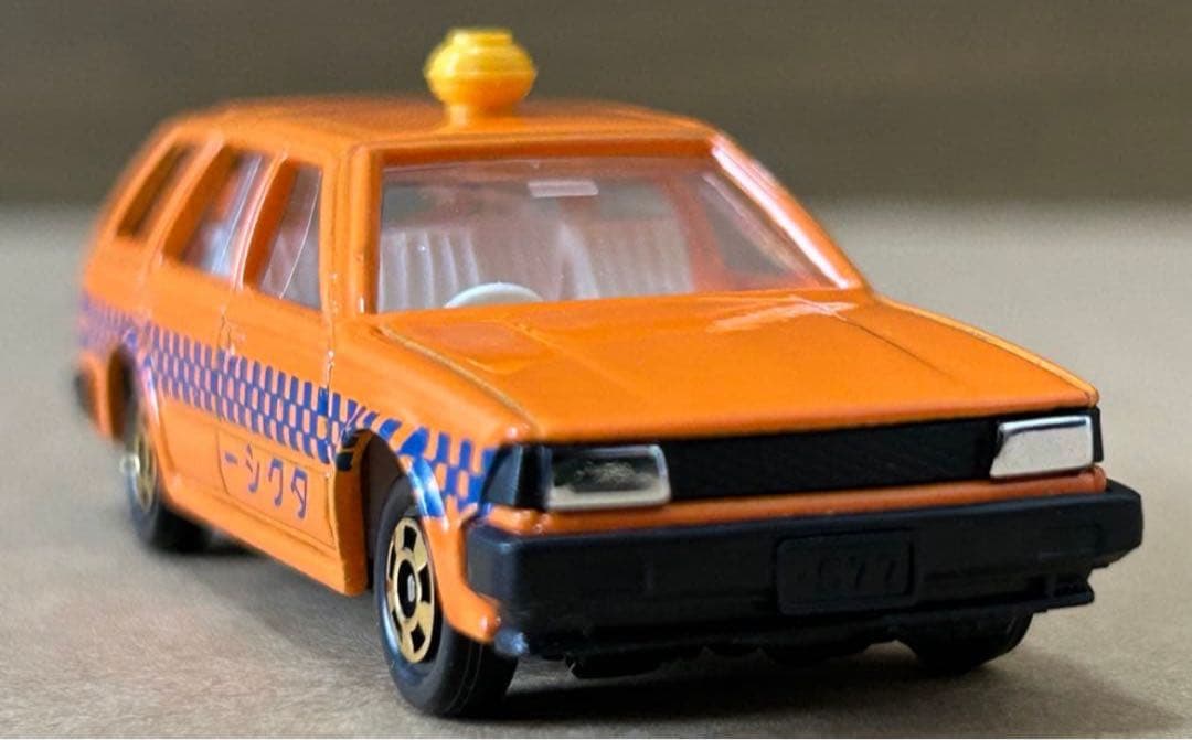 トミカ ニッサン ブルーバードワゴン タクシー