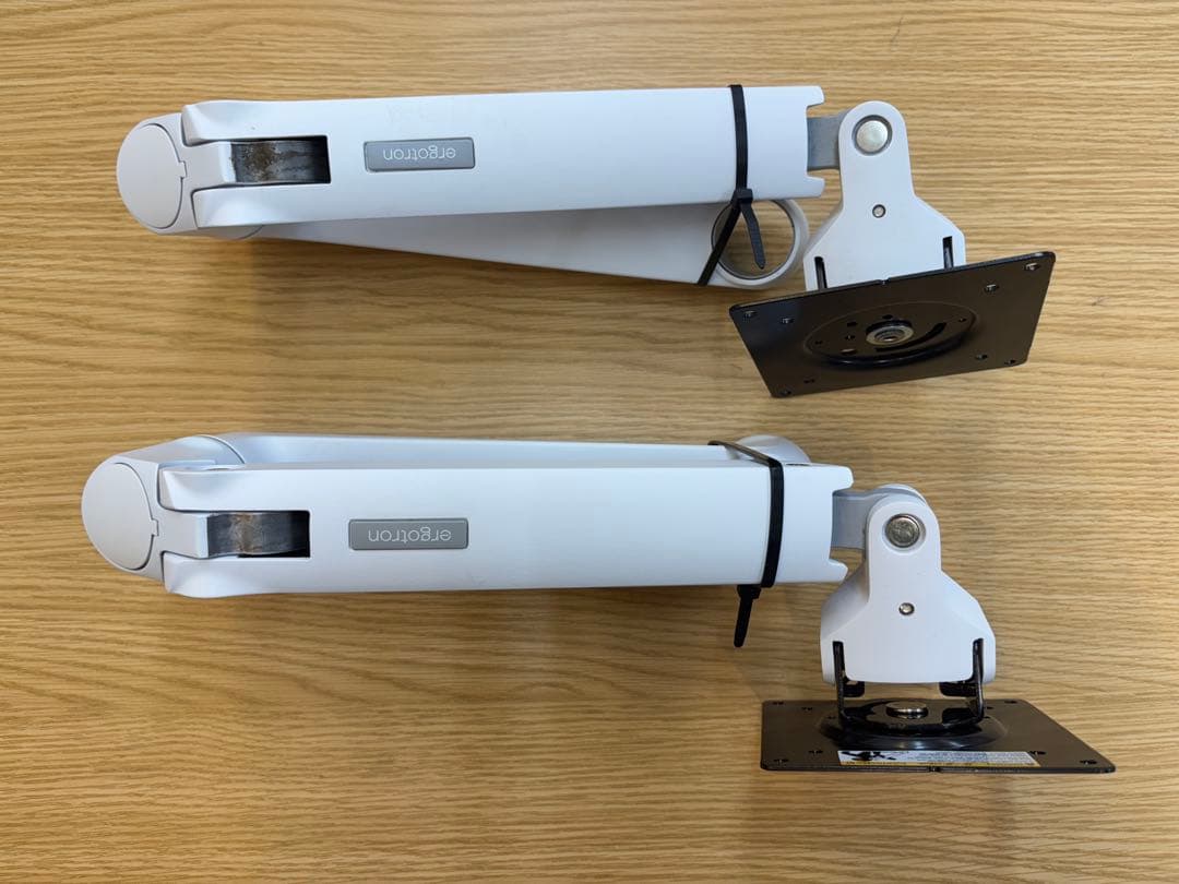 ま*る様 エルゴトロンLX　デスクマウントアーム　（ホワイト）2台セット