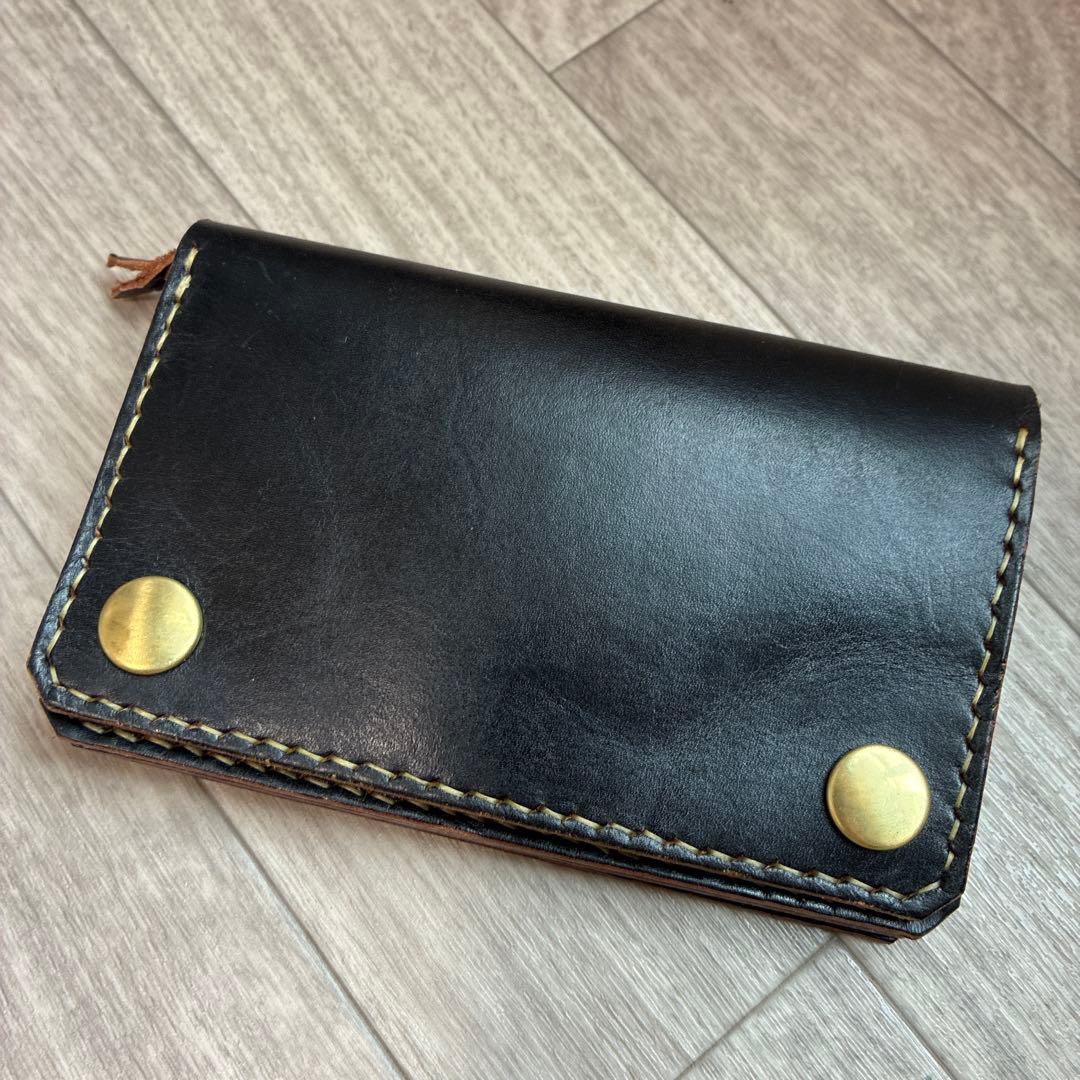 【週末セール】茶芯ブラック　トラッカーウォレットミドル　真鍮　お札を折らずに収納