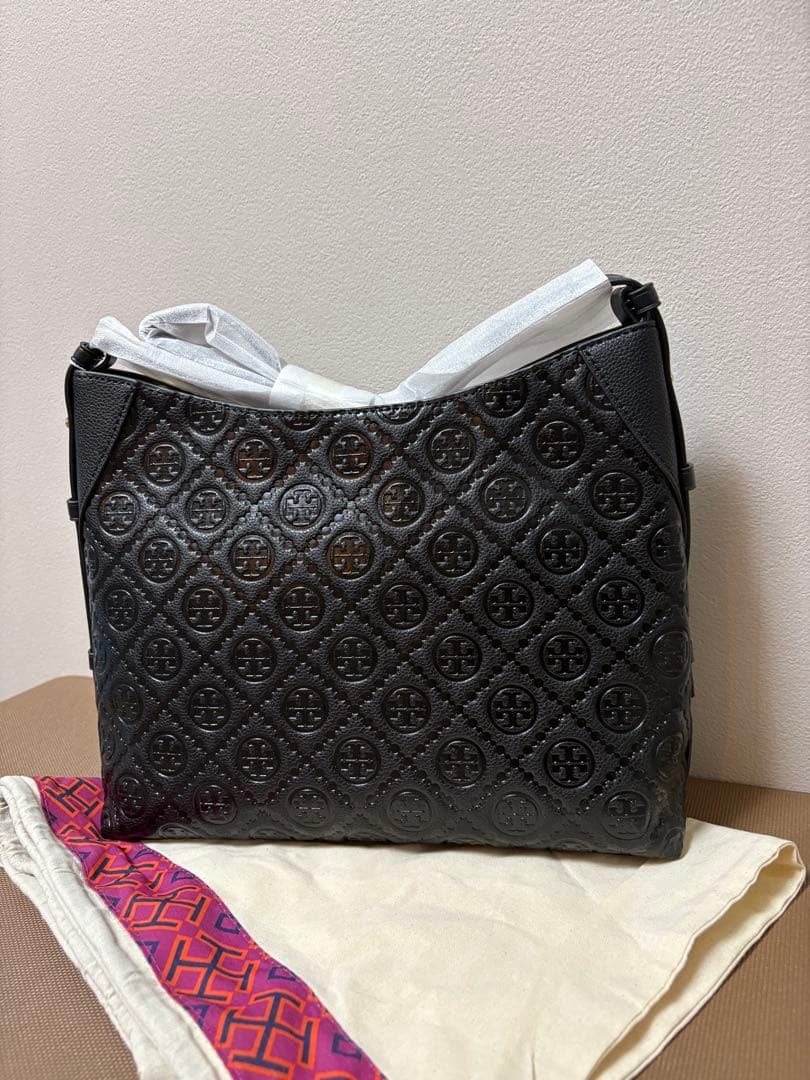 【新品】トリーバーチ　Tモノグラム ペブルド メッセンジャーバッグ