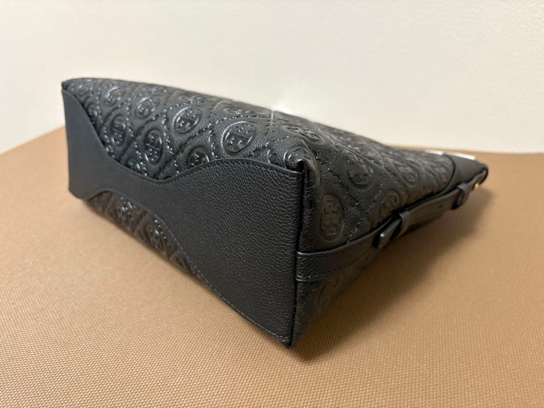 【新品】トリーバーチ　Tモノグラム ペブルド メッセンジャーバッグ