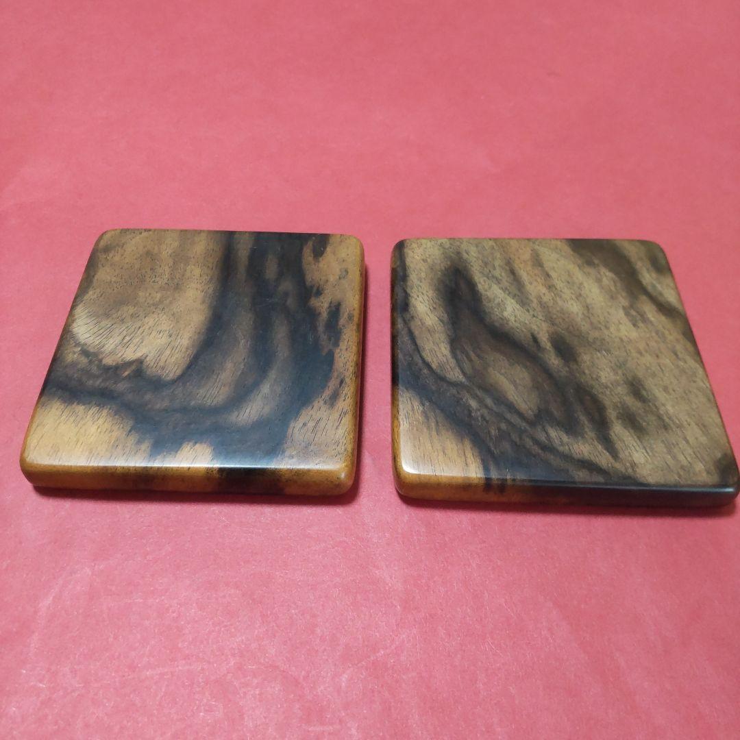 『にこ』の個性的な杢の黒柿の小物入れ&コースター2枚