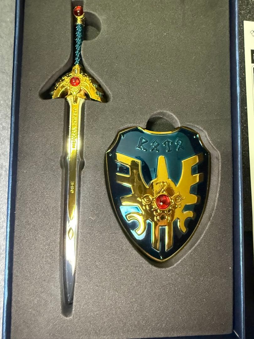 ドラゴンクエスト メタリックアイテムズギャラリー　 ロト／天空の剣＆盾 セット