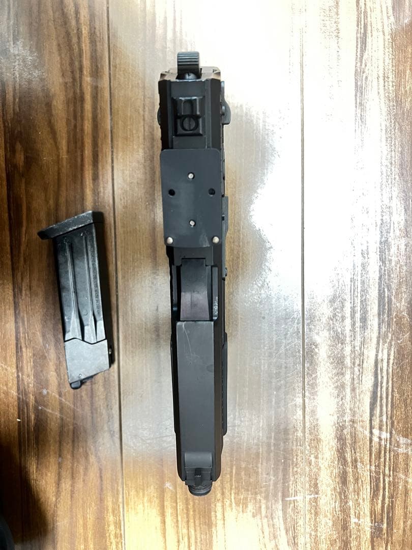 東京マルイ　SOCOM Mk23 ガスガン　予備マガジン付き