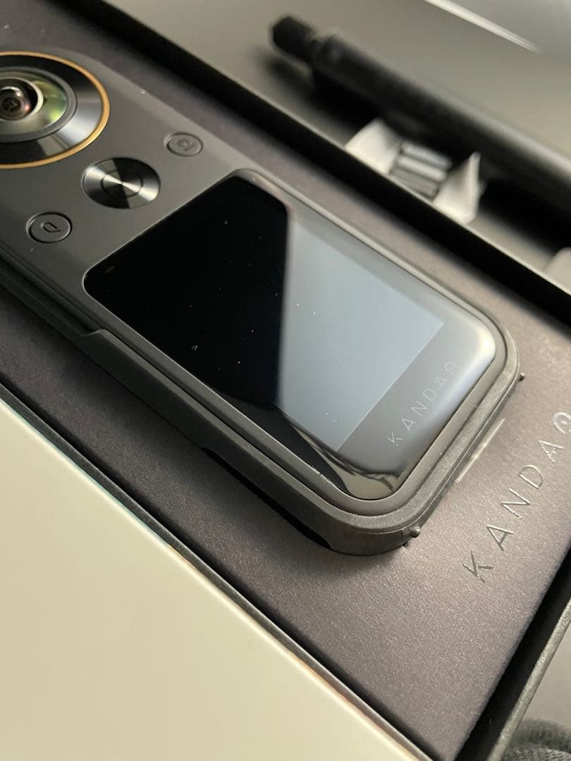 Kandao Qoocam 8K 360度VRカメラ （一脚付き）