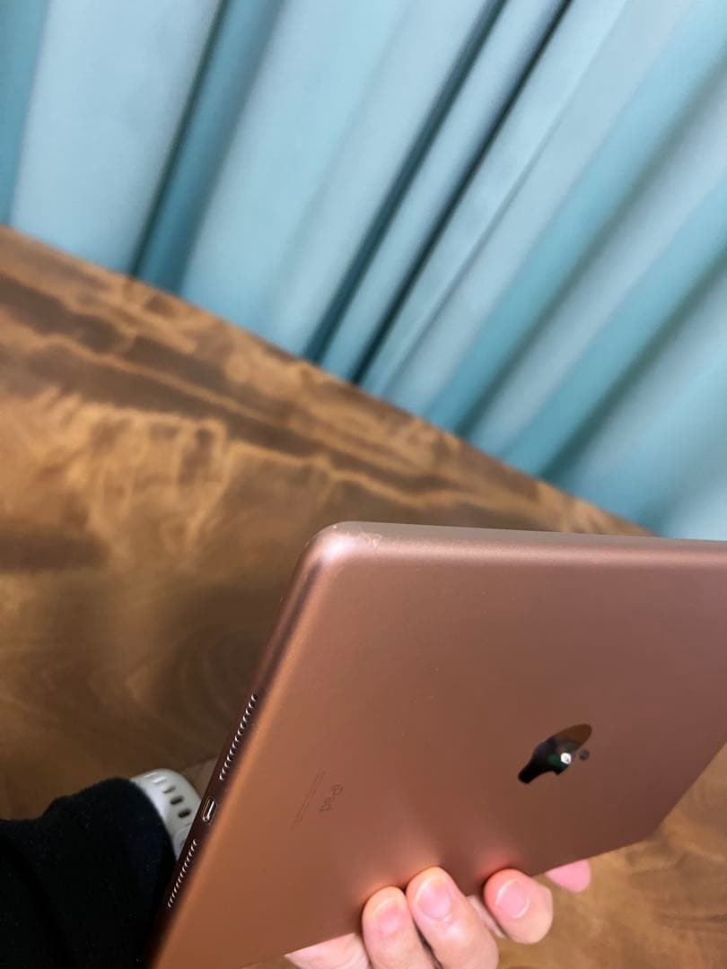 iPad 8世代 10.2インチ32GB Wi-Fi バッテリー89%