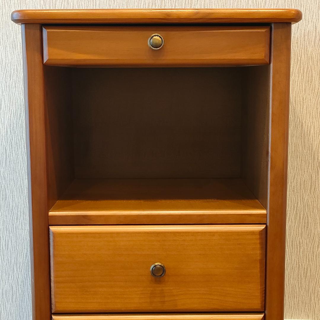 曙工芸　キャビネット　パイン材　キャスター　コンセント付き