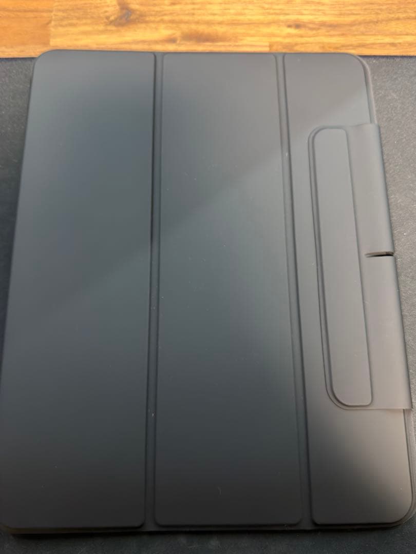 Apple M4 iPad Pro 13インチ ESRケース2個付き