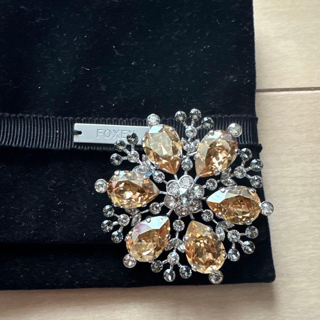 美品FOXEY フラワーモチーフ ブローチ