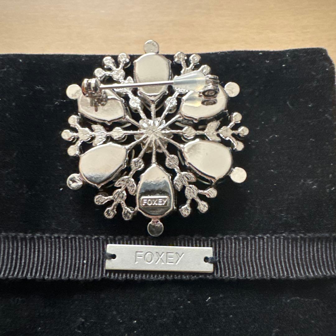 美品FOXEY フラワーモチーフ ブローチ