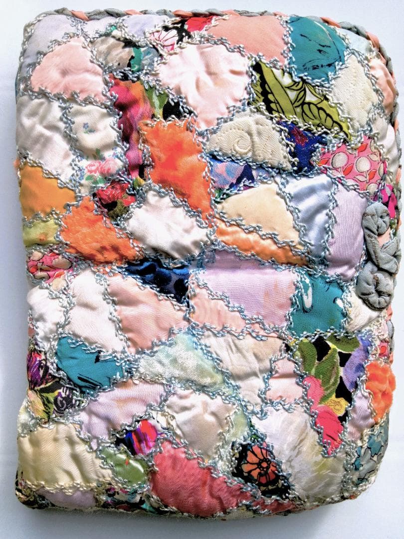 クレイジーキルトのポットコゼ　ヴィクトリアンデザイン　from ENGLAND