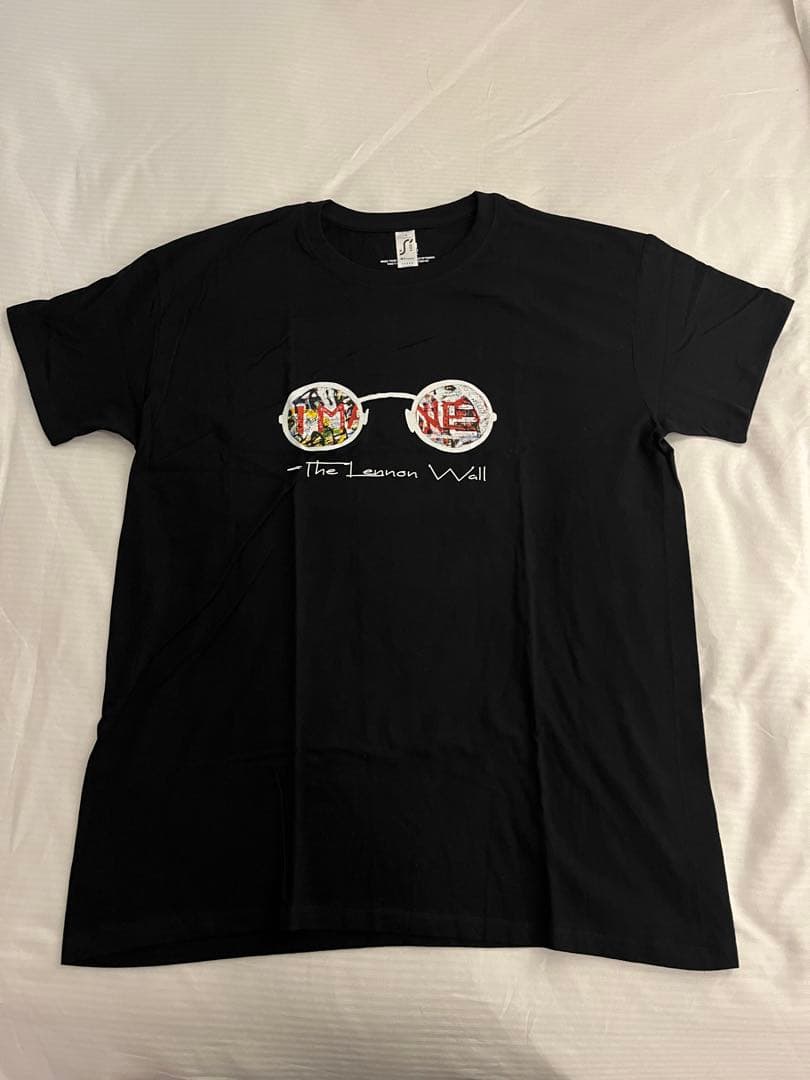 海外限定/日本未発売【LENNON WALL】ジョンレンンTシャツ