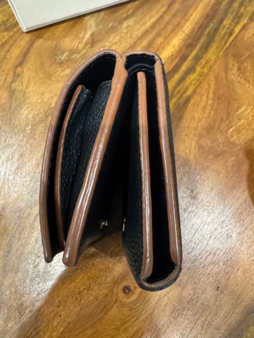 LOEWE ブラック レザー 三つ折り財布