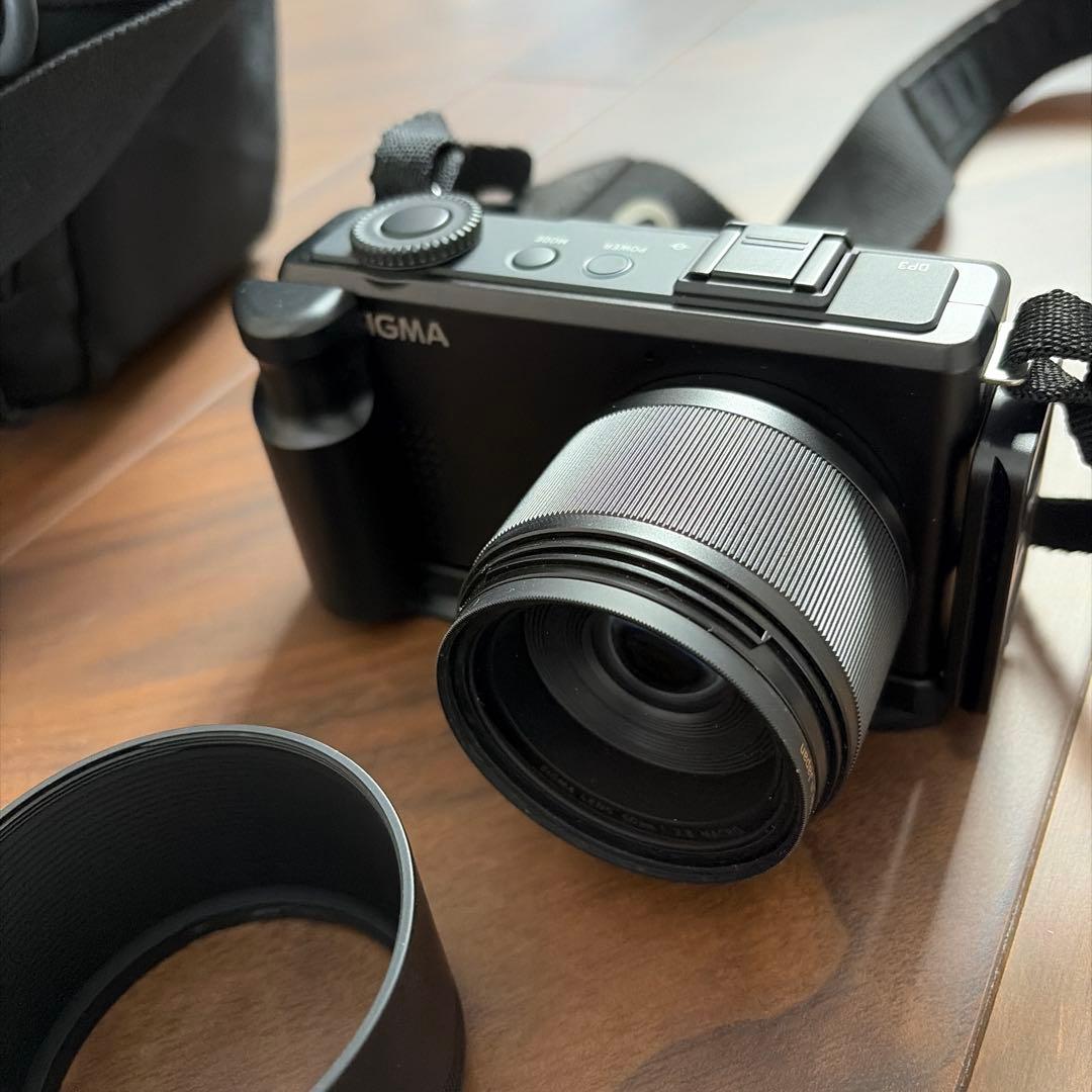 よ*ー様 再オークションSIGMA dp3 Merrill 美品　バッテリー5個
