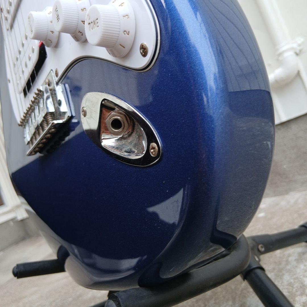 Mavis　ストラトタイプエレキギター　H-S-H