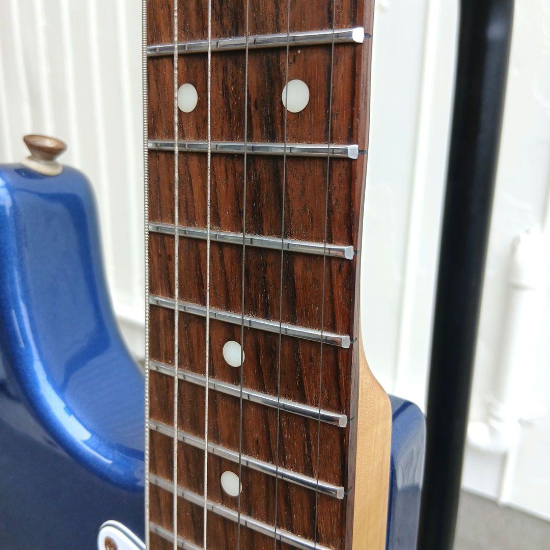 Mavis　ストラトタイプエレキギター　H-S-H