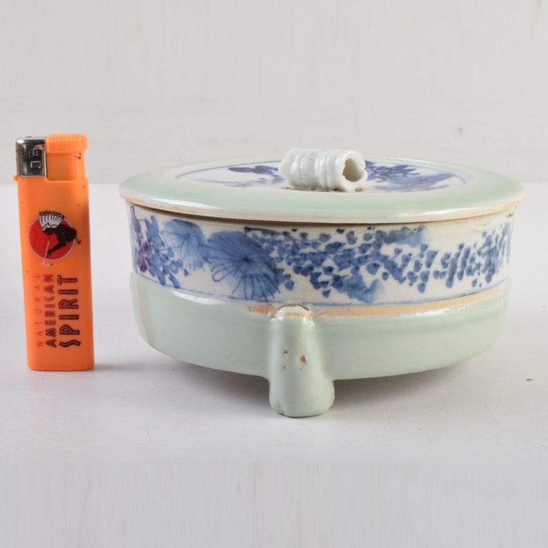 瀬戸焼　染付　花草文　三足香炉　蓋物　在銘　時代箱　V　9032