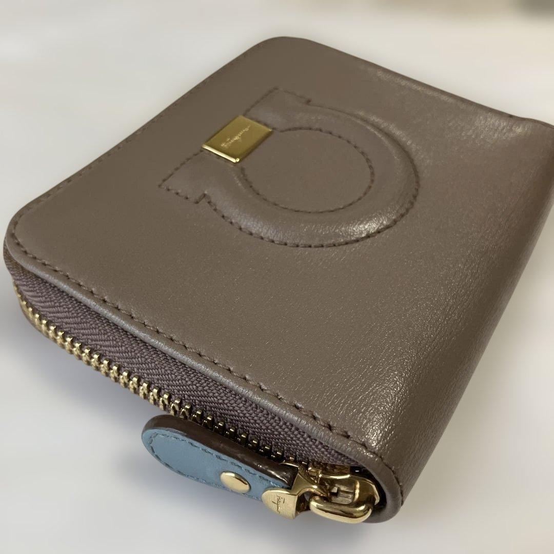 未使用に近い　フェラガモ折り財布